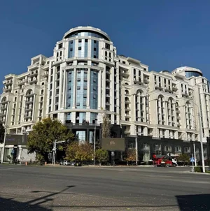 Фото 1 3-комн. квартира в Метропол