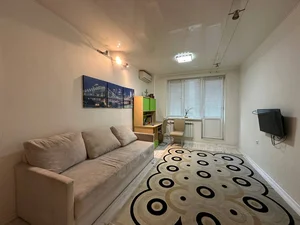 Фото 1 3-комн. квартира в м. Космонавтов