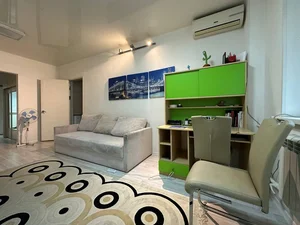 Фото 2 3-комн. квартира в м. Космонавтов