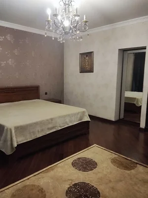 Фото 1 4-комн. квартира в Центр города