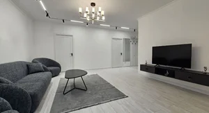 Фото 1 3-комн. квартира в Мирабадский