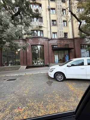 Фото 1 Коммерческое помещение в центре