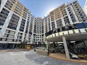 Фото 3 2-комн. квартира в Imperial Club