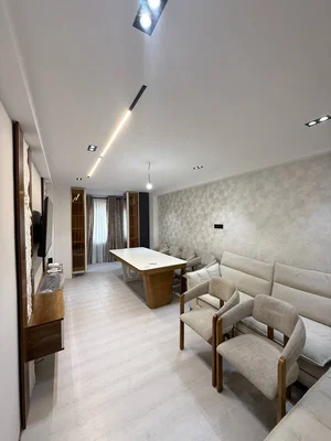 Фото 1 3-комн. квартира в Дружба Народов