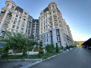 Фото 1 Цокольное нежилое помещение в элитном жилом комплексе