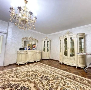 Фото 1 4-комн. квартира в Ойбек ,Шохмедцент, Госпитальный