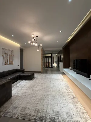 Фото 1 4-комн. квартира в Мирзо-Улугбекском районе