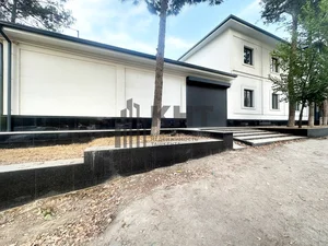 Фото 1 Здание в Мирзо-Улугбекском районе