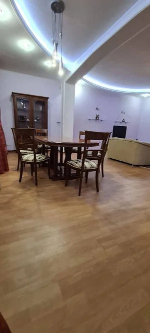 Фото 3 3-комн. квартира в Попугайчик