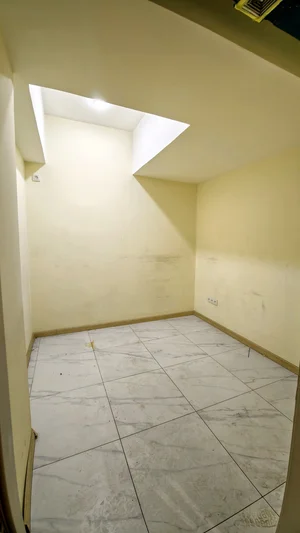 Фото 4 Коммерция в Мирабад