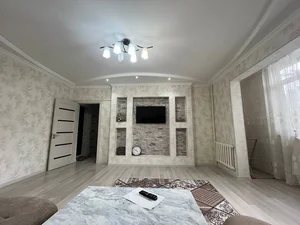 Фото 2 2-комн. квартира в Мирабадском районе