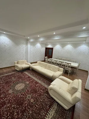 Фото 1 4-комн. квартира в Госпитальный