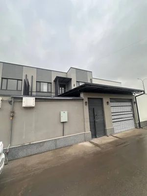 Фото 1 Дом в Мирабадском районе