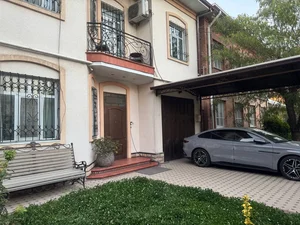 Фото 1 Дом в Мирабадском районе