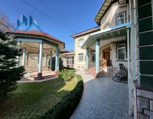 Фото 2 Дом в Mirabad Avenue