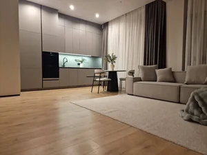 Фото 1 3-комн. квартира в Госпитальный рынок