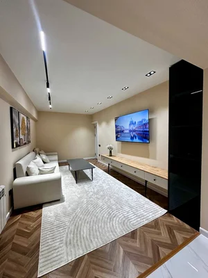 Фото 2 3-комн. квартира в Свердловская на Ц-5