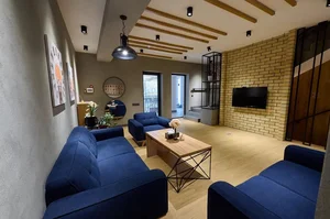 Фото 1 10-комн. квартира в Транспортный университет