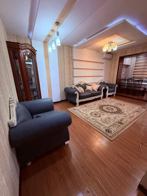 Фото 1 3-комн. квартира в Госпитальный рынок