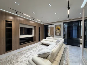 Фото 1 3-комн. квартира в Мемориал Братские